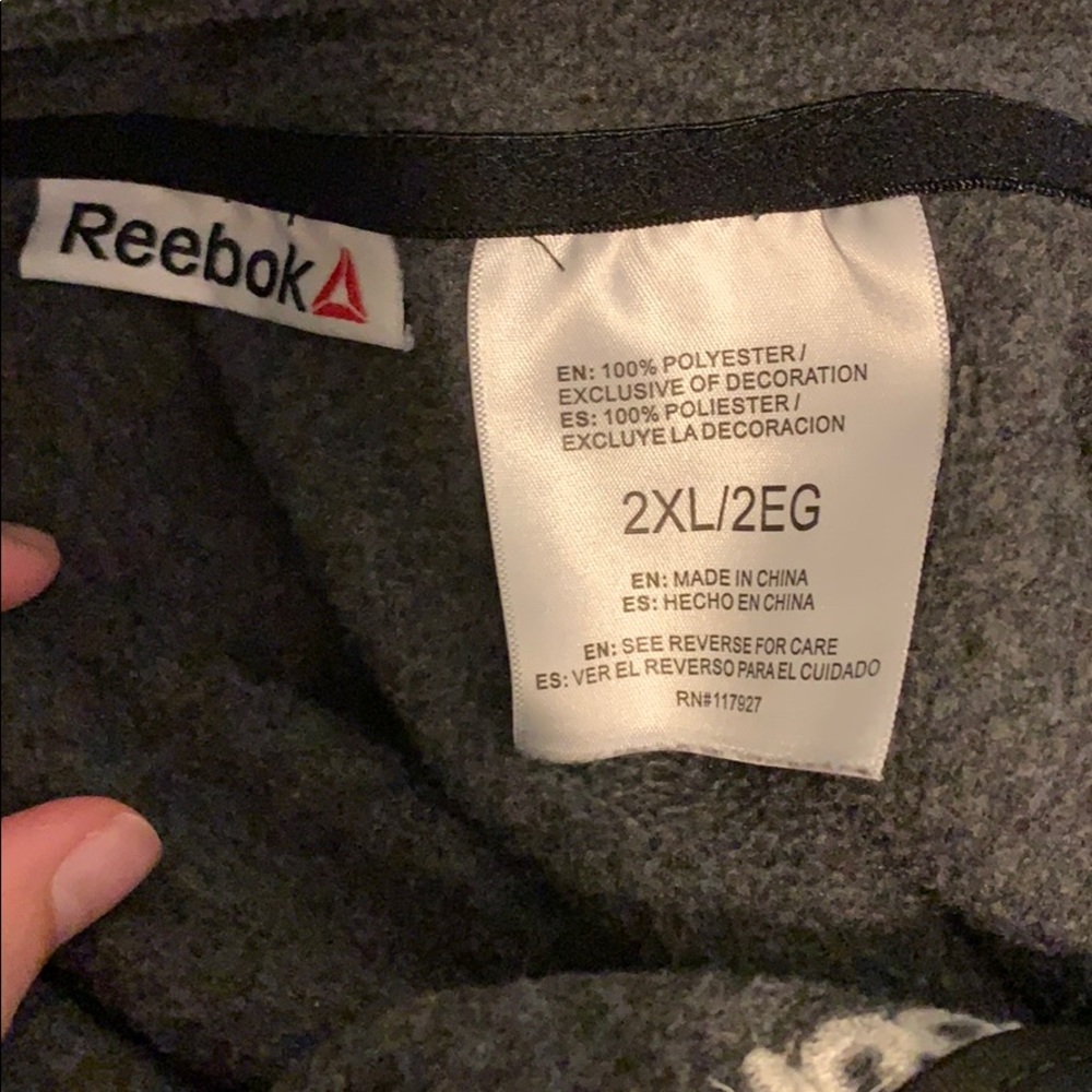 Men’s Reebok Quarter-Zip - Picture 3 of 3